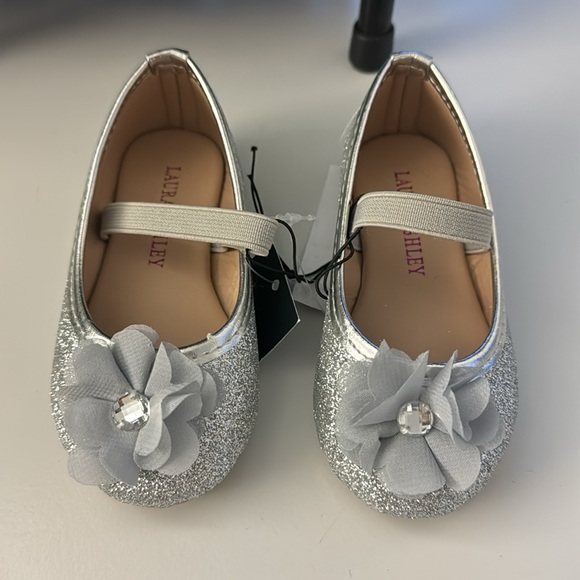 LAURA ASHLEY - NWT Toddler Girls Sparkle Glitter Dress Shoes - size 4 - Picture 2 of 6